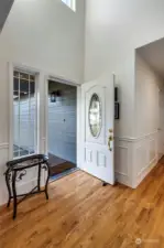 Welcome Home! Hardwood floors greet you in the entryway