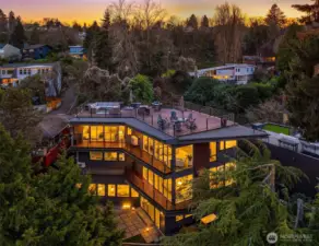 Welcome to this stunning North Capitol Hill residence with stunning views, timeless design & sophisticated finishes.