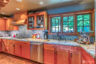 Kitchen has plenty of space for the chef and even a favored sous-chef
