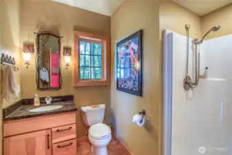 Guest building 3/4 bath