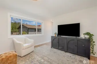 Flexible Living and Entertaining Space