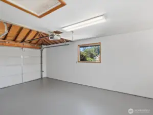 1 car garage.
