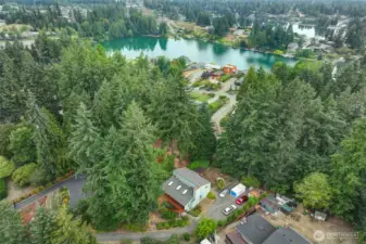 Very close to Lake Tapps with access to 4 private HOA parks - two within walking distance with swimming,boating, tennis, picnics or strolls by the lake.