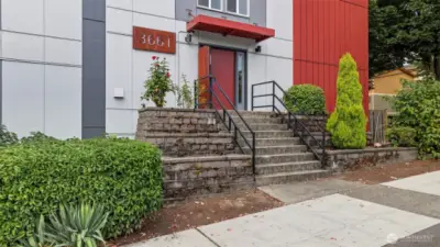 Fresh clean and tidy entrance off of Phinney Ave N