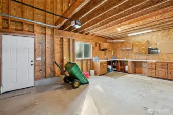 Workbench area with plenty of room to customize