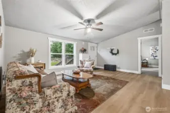 Neutral finishes throughout the main level create a clean, move-in-ready backdrop. Buyers can easily personalize the space to match their style. It’s a home that feels both fresh and inviting.