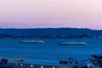 Evening light softens across the Sound, marking a calm transition at the end of the day