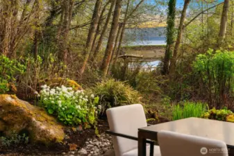 Filtered views of the lagoon from every corner of the property.