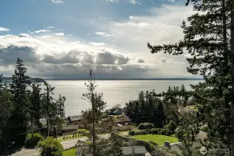Welcome to your blank slate to build your custom dream home on Whidbey Island!