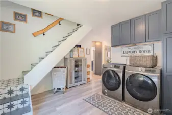 Mudroom/Laundry