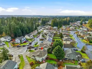 Conveniently located just minutes to I5, Smokey Point, and Arlington!