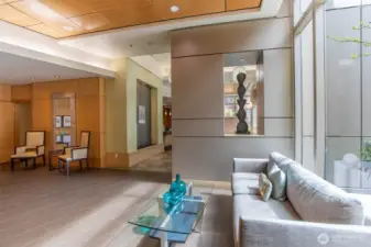 More Luxurious sitting area in the Lobby.