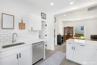 Bright, light and clean kitchen!
