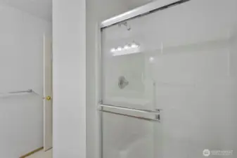 Primary 3/4 attached bathroom
