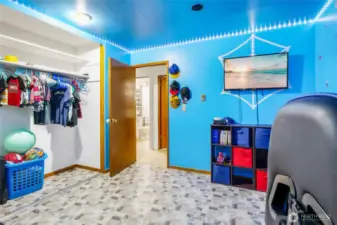 Such a vibrant hue, and very relaxing to be in this second bedroom.