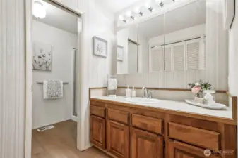 - with ensuite including privacy door for water closet area