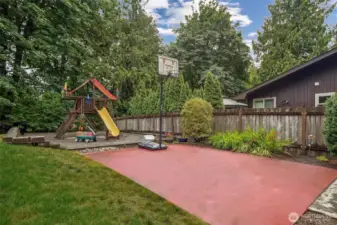 Includes a sport court AND play yard? WOW!