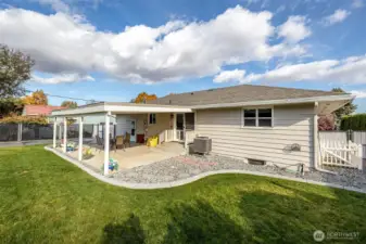 Huge covered patio to escape the sun