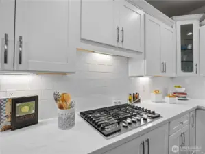 The high end gas range makes it easy to whip up your favorit food.