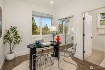 The second bathroom also has a good-sized closet and its own en-suite bathroom with walk-in shower, perfect for guests or roommates.