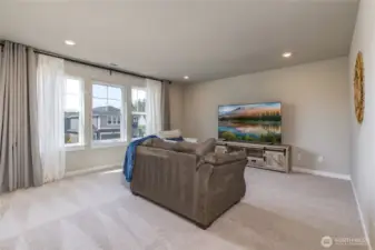 Bonus room could be 6th bedroom