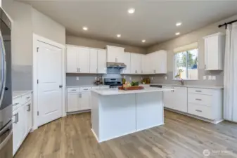 Expansive kitchen