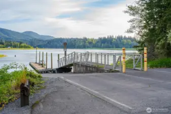 Alder Lake Boat Launch just minutes away!