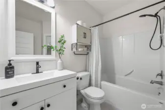 Downstairs guest junior suite / 2nd primary. Remodeled bathroom