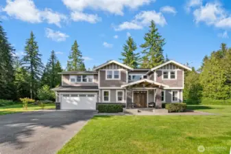 Immaculate 2,965 SF, 4BD, 3BA house, built in 2017