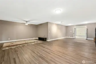 Studio / rec room in shop