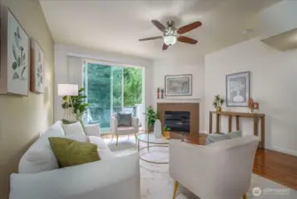 Notice greenery out all windows!