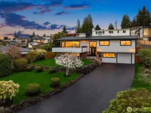 Beautiful view home on a quiet street in the Bowl