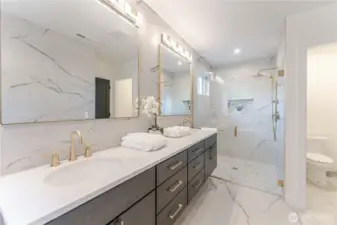 Heated floor in primary bathroom