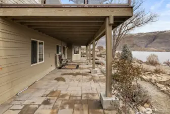Lower patio with hot tub hook up.