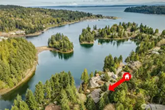 Note the quiet location at the end of the cul-de-sac on the bay. So much to see and love here. Welcome home!