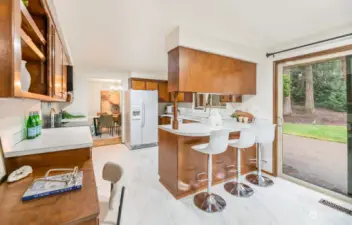 Casual dining space in kitchen