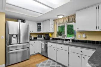 Kitchen with lots of cabinetry