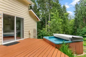 Primary steps out to hot tub