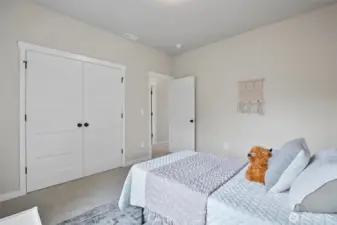 Photographs are for illustrative purposes only. Features, finishes, interior/exterior colors, landscaping and floorplan shown may vary from actual homes built.
