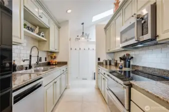 Updated kitchen with everything you need.