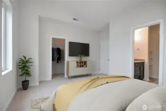 Upper Floor Primary Suite. Walkin Closet. 4 Piece Ensuite Bath. Virtually Staged.