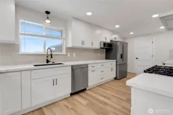 Soft close shaker cabinets and quartz