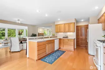 Under cabinet lighting creates the perfect ambiance.