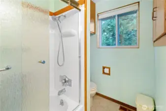 Full bathroom serving the upstairs bedrooms.