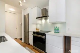Well designed and appointment chef's kitchen