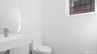 1/2 Bathroom (Main)