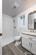 Studio 3/4 bathroom