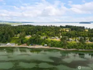 Samish Island is a wonderful community with lots to do and just 10 minutes to beautiful Edison/Bow