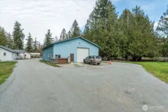 Front side of Shop at entrance to property. Shop is 40X60.