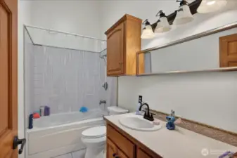 Unit B - Full Bathroom